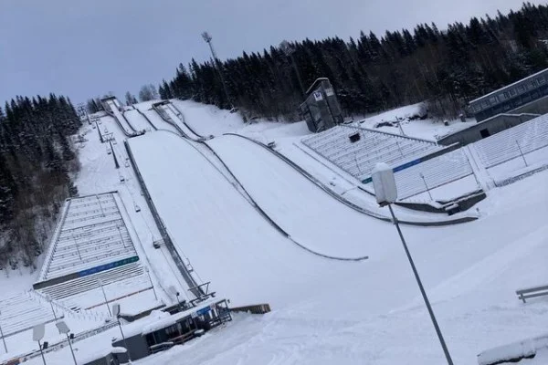 英超阿斯顿维拉与埃梅里续约谈判 背后的欧冠野心与建队思路分析